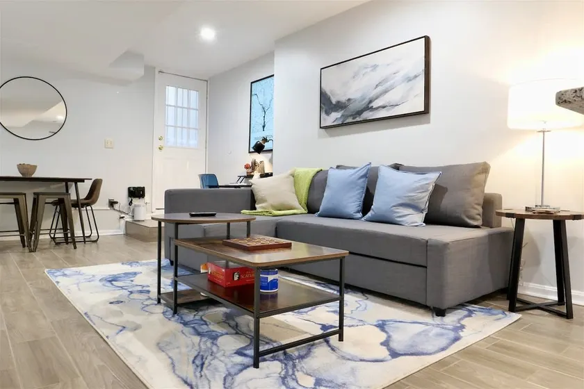 Trendy Apt in Bloomingdale - Parking - Image 1
