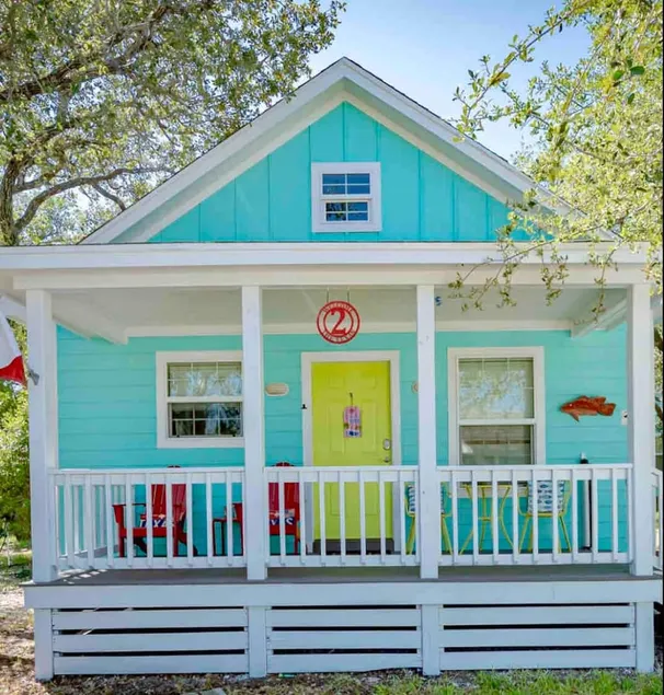 Vibrant Spot! Kids Luv Queen Bunkbed, Pool, Dog OK - Image 1