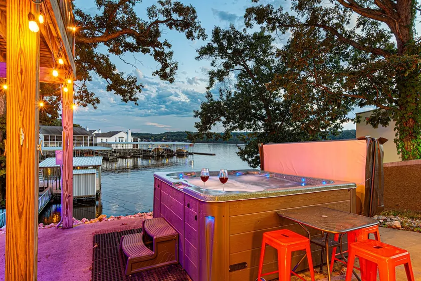 Great Location, Main Channel Views, Dock, Hot Tub - Image 1