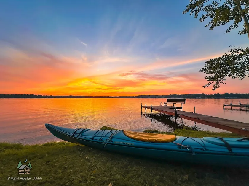 Edgewater Retreat on Beautiful Soo Lake! - Image 1