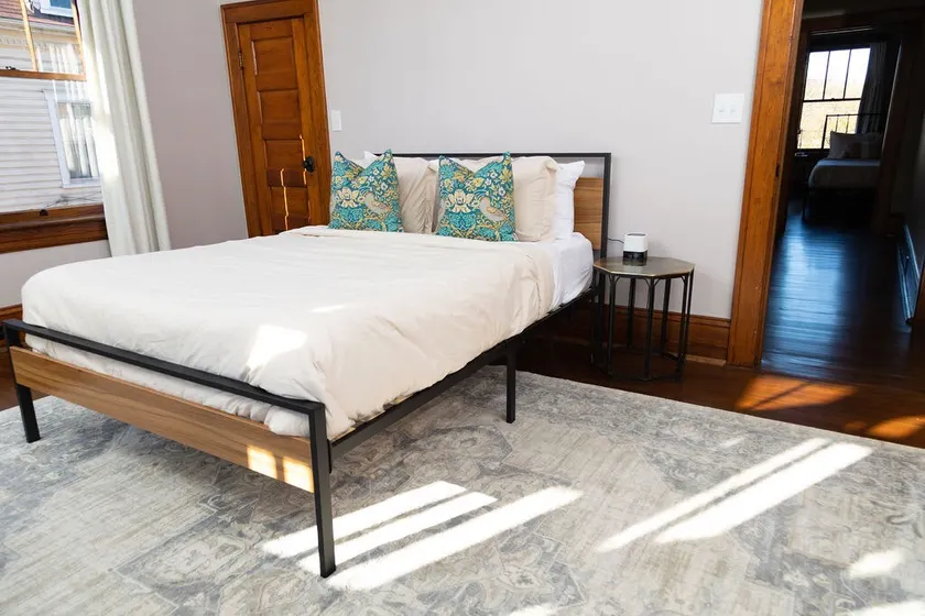 2BR Historic Apt - Safe|Walkable|Food|Greenway - Image 1