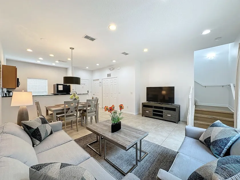 Amazing Townhouse close to Disney 2 Bed 2,5 Bath townhouse - Image 1