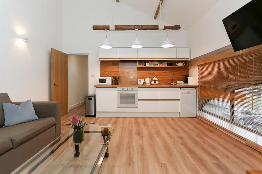 Strawberry Line, Apartment 2 - Image 1