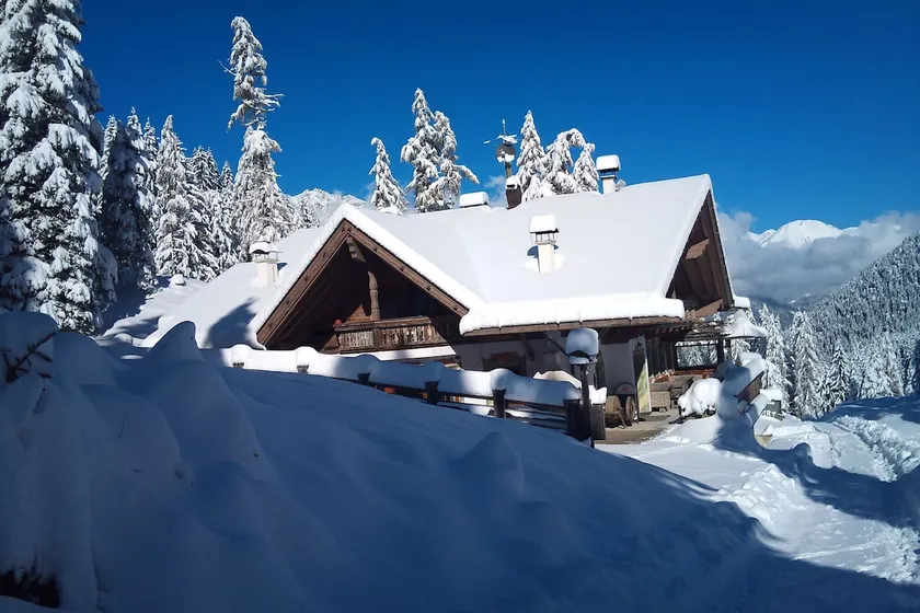Cozy mountain hut in the Stubaital with sauna - Image 1
