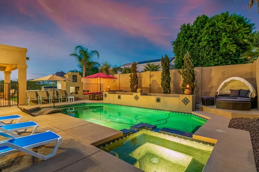 Luxury Cul-De-Sac Home With Heated Pool & 5BR - Image 1