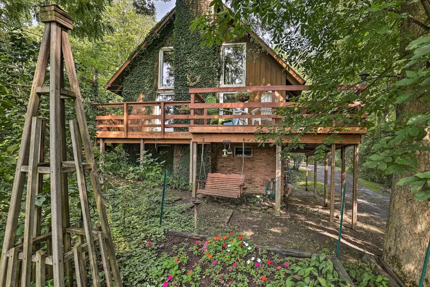 Serene Lodi Escape w/ Deck: Boat, Hike & Sip! - Image 1