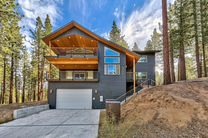 High Meadow Luxury 5BR,3BA- 8 Min to Heavenly - Image 1