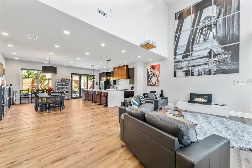 3BR Luxury, Near Beach/Disney; Pool is +$149/night - Image 1