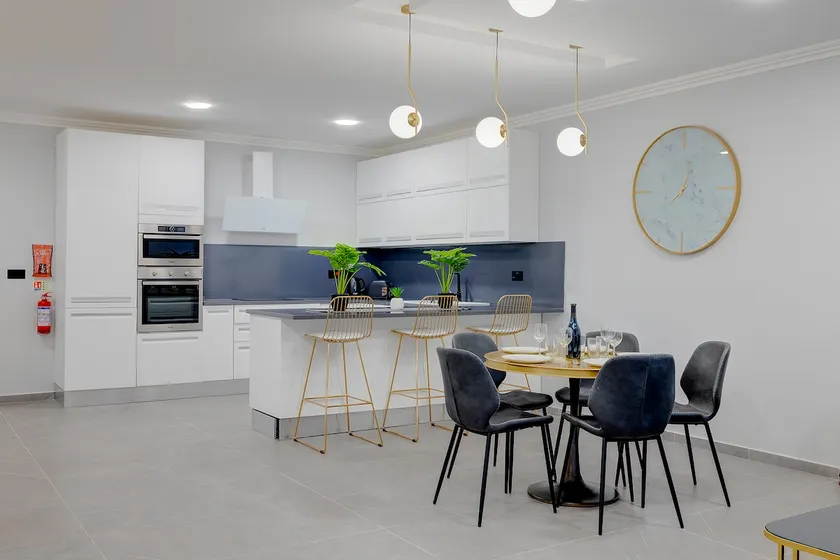 Art Deco Luxury Apartment, Central Location by Buena Vista - Image 1