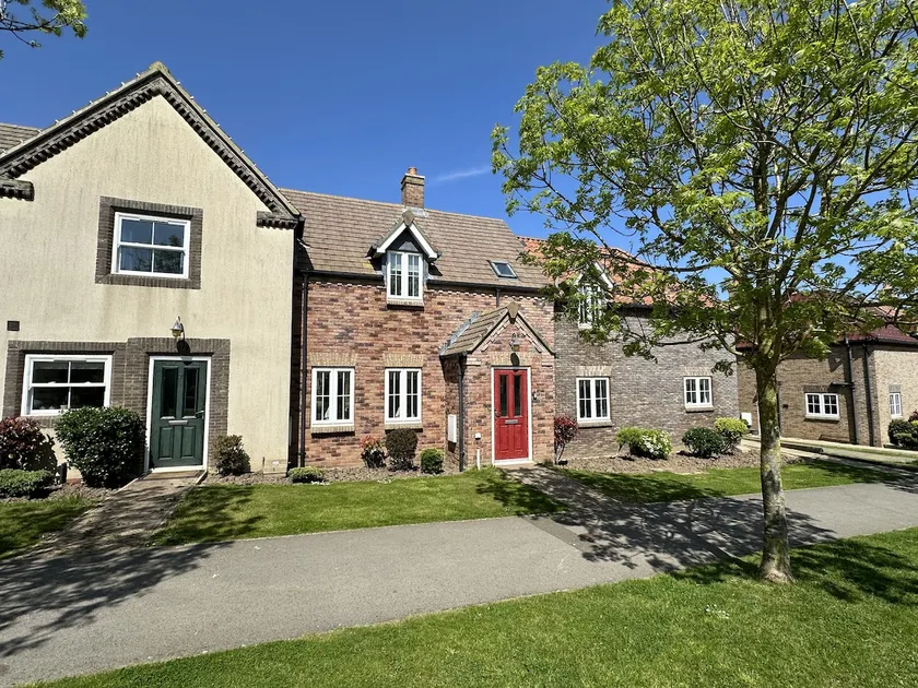 Lee's Plaice - Pool and Beach Access - Sleeps 5 - Image 1