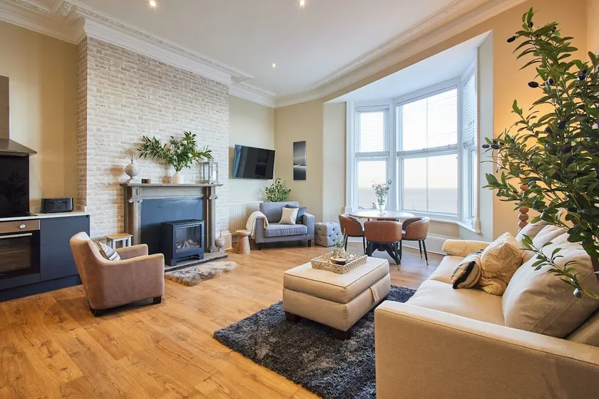 Host & Stay - 39 Marine Parade - Image 1