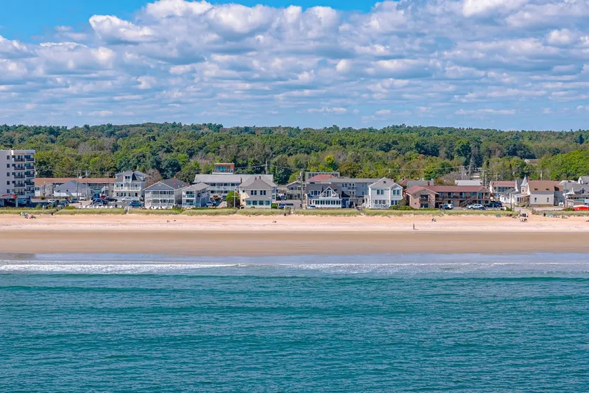 Ocean view, fully renovated beach condo!!! Steps to the sand, sleeps 6 - Image 1