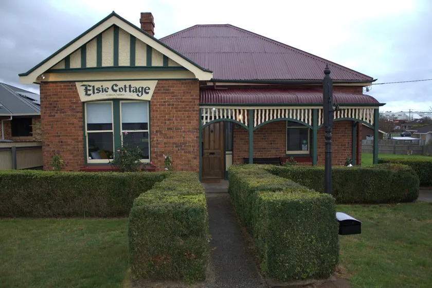 Elsie Cottage - a unique 1890s Federation home - Image 1