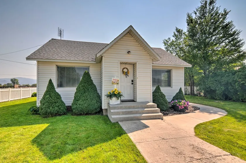 Home w/ Fenced Yard by 5 Mighty Nat'l Parks - Image 1