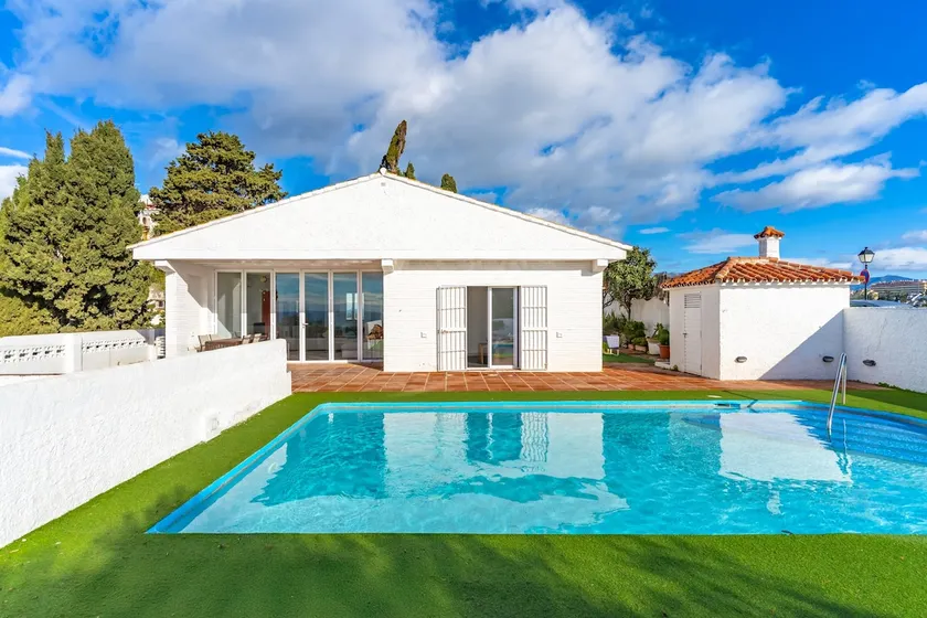 Casa Green - Image 1