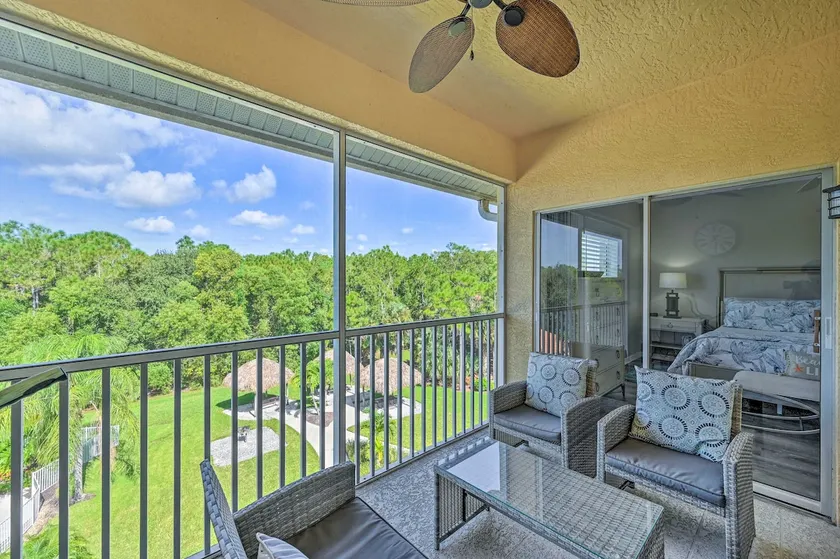 Luxe Top-Floor Condo in Beautiful Lely Resort - Image 1