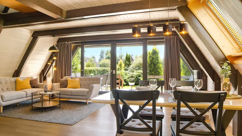 Vacation home with terrace - Image 1