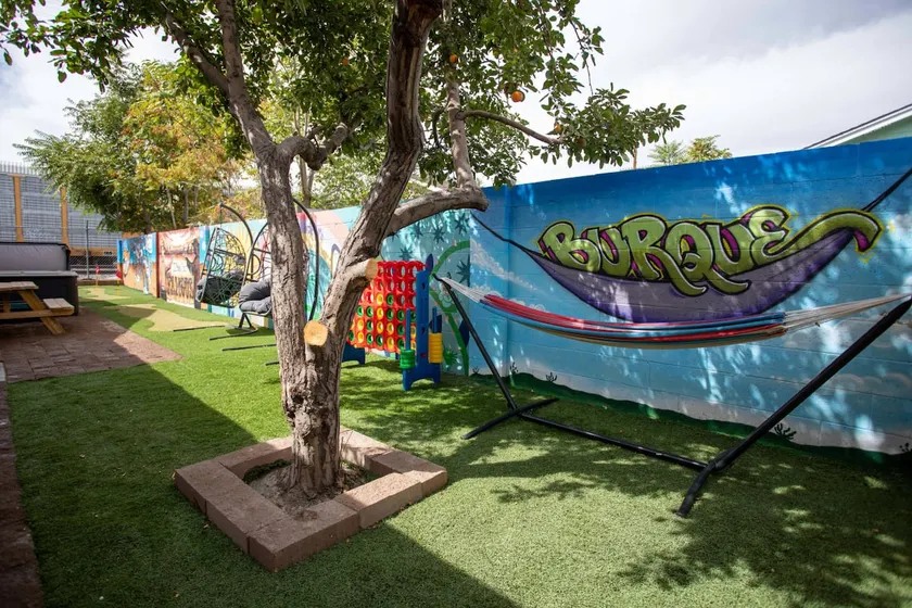 ✔️420 Friendly🌀 Hot Tub🌀 Beer Pong Put Put⚡️ 5min➡️ DT✔️ - Image 1