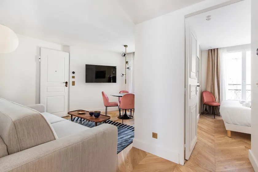 Modern 2BR/6P | steps to Moulin Rouge | with AC - Image 1