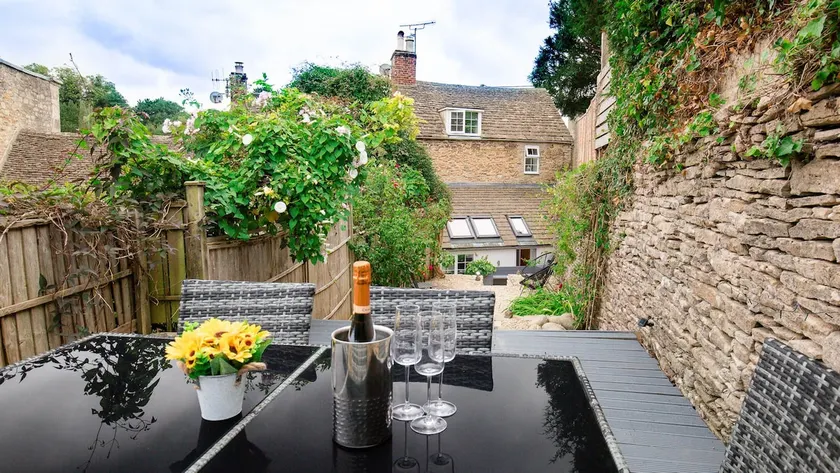Hillside Cottage, Tetbury, Cotswolds - Image 1