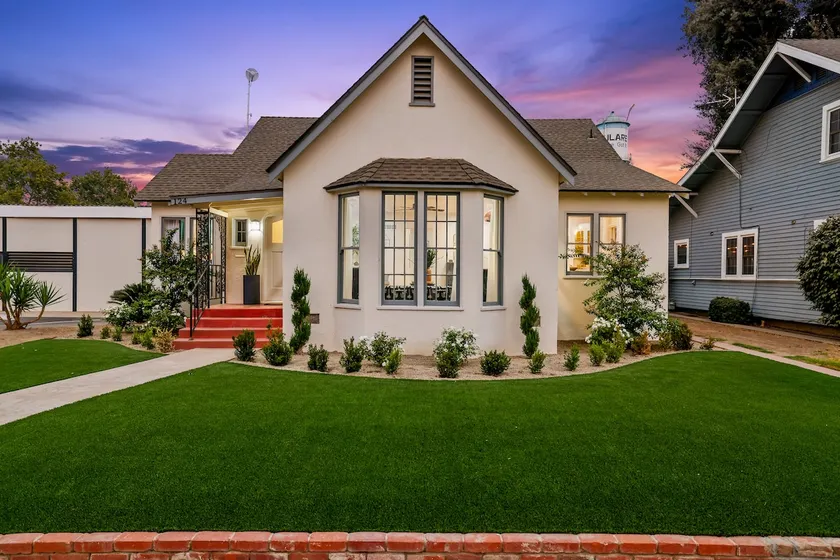 Copper Patch- Luxury Tudor 1930's home! - Image 1