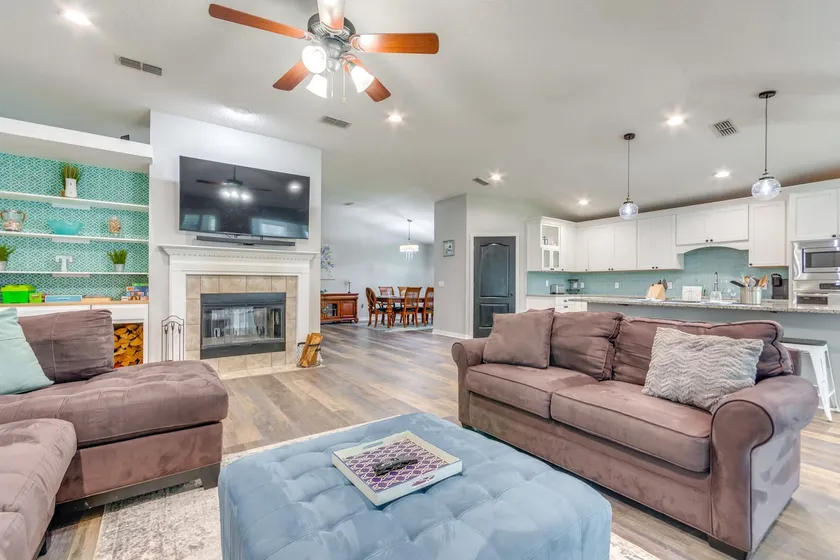 Spacious Home w/ Sunroom, 15 Mi to Pensacola! - Image 1