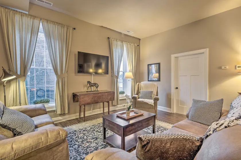 Quaint Apartment in Historic Georgetown! - Image 1