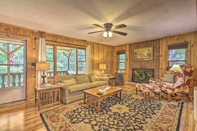 Near Hiking: Roaring Gap Retreat w/ Fire Pit! - Image 1