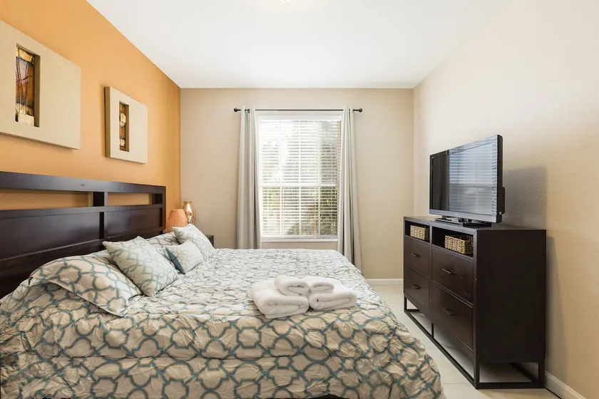 2BR|Mins to Convention Center, ICON & Universal - Image 1