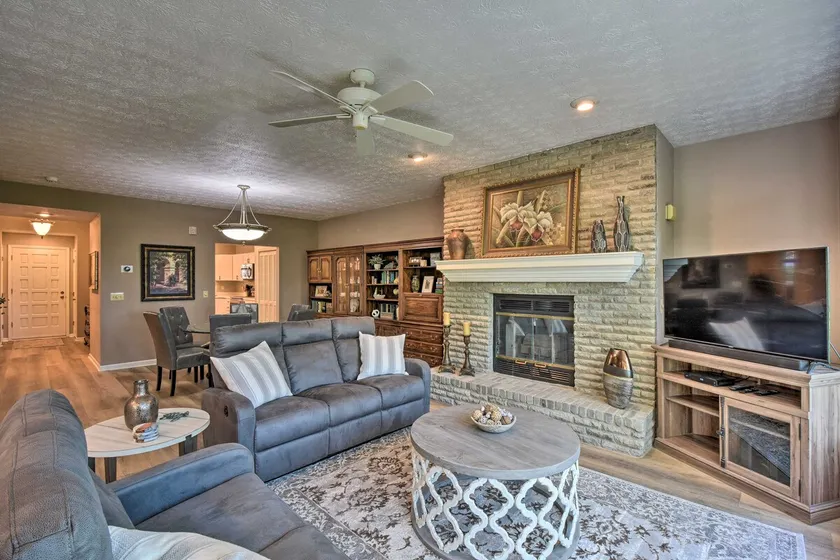 Resort-Style Condo w/ Balcony on Lake Keowee - Image 1