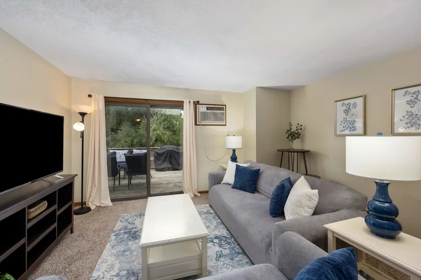 Cozy apartment near Lake Bella Vista - Image 1