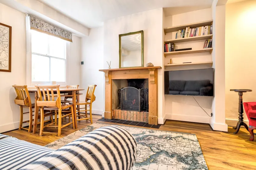 Upper Fisher Row: Charming 3 Bed Victorian Terrace - Image 1
