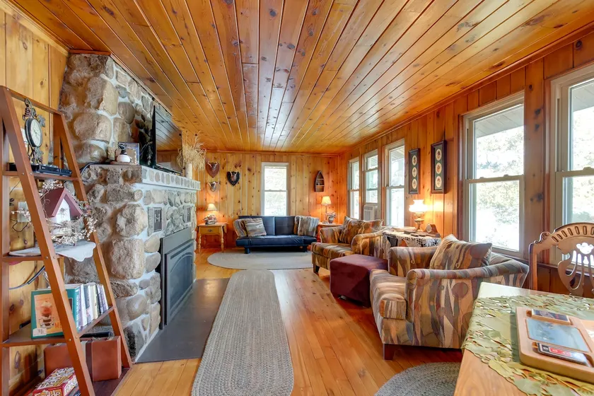 Cozy Lakefront Cabin w/ Indoor Gas Fireplace! - Image 1