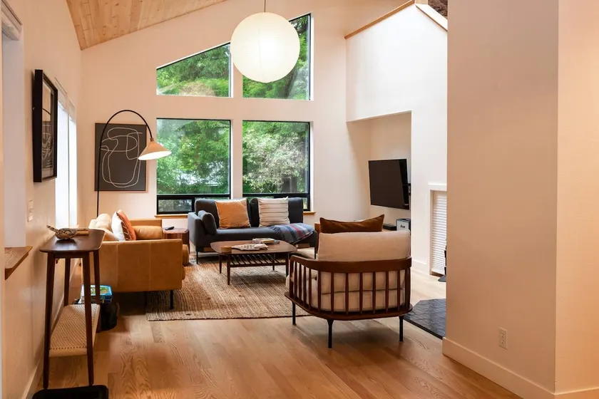 The Wild Kindness: Modern Seclusion in a 3bd home - Image 1