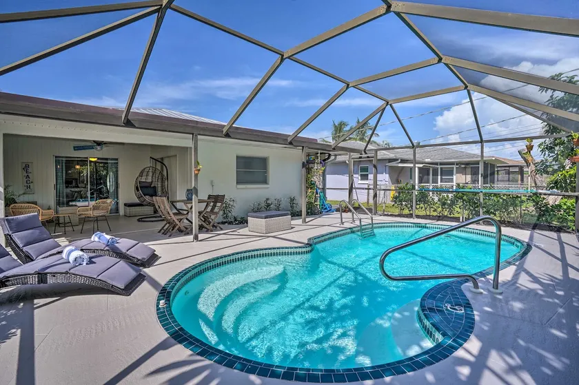 Naples Oasis w/ Screened Pool, Bike to Beach! - Image 1