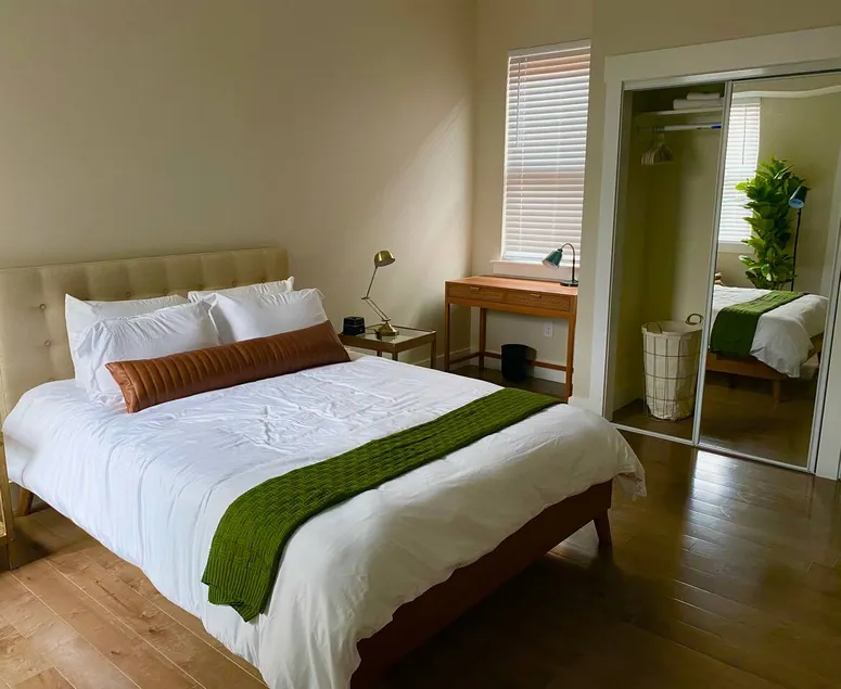 Upscale 2BR/2BATH/Stunning Rooftop lounge! APT 4B - Image 1
