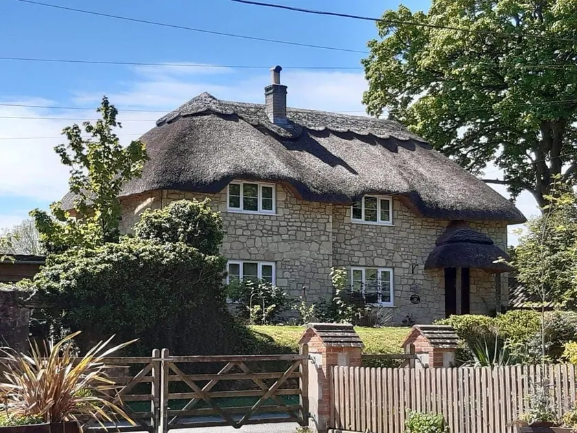 Kings Cottage - Heart of the Deverills - EV Point - Image 1