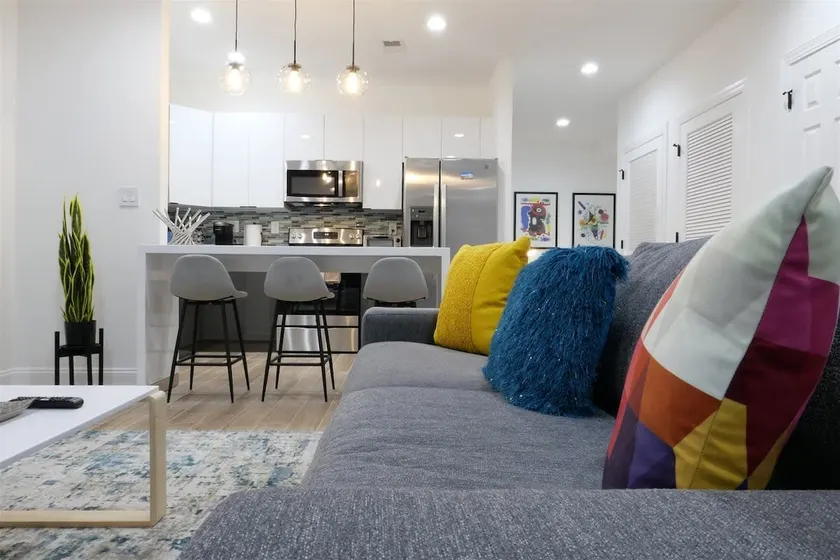 Pop Art Chic! Stunning Shaw - U Street Apartment - Image 1