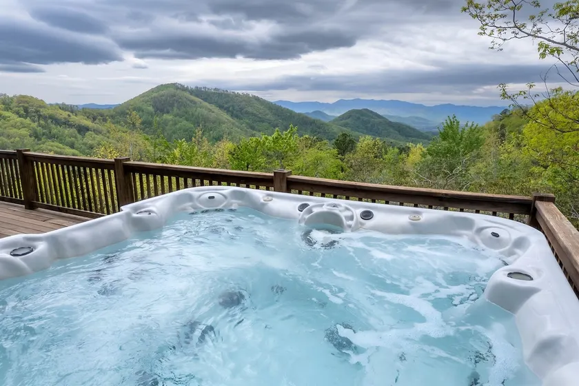 Beary Cozy Cabin! Incredible views, hot tub, games, and more! - Image 1