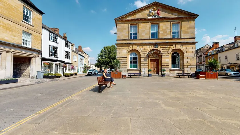 Browns Lane | Woodstock Holiday Let | 2 Beds & Sleeps 4 - Image 1