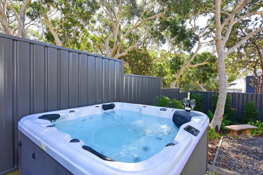 Havenwood - Pet Friendly - Spa & Community Pool - Image 1