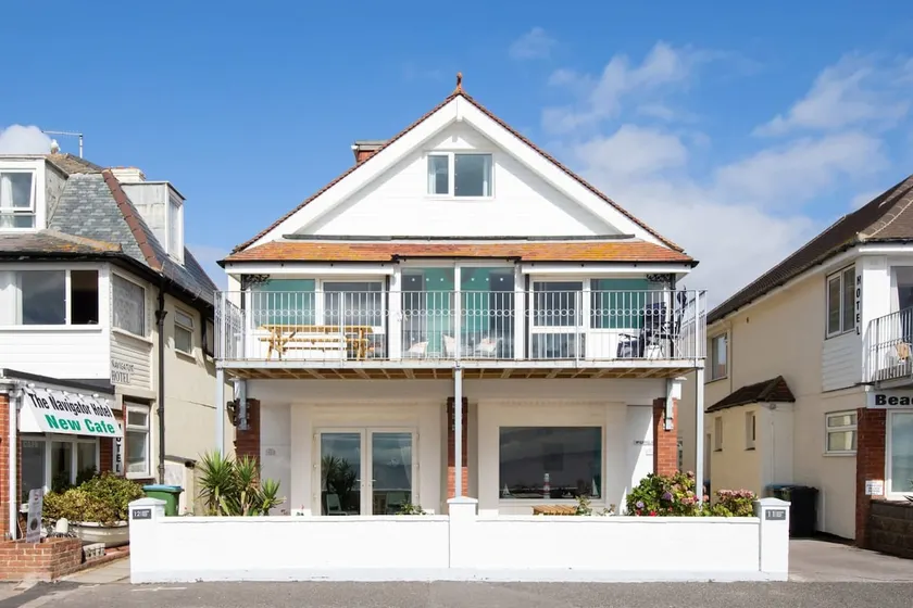 Casa vacacional con barbacoa, internet de alta velocidad y jardín | Vistas al mar - Image 1