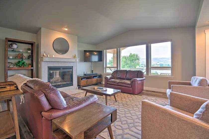 Manson Villa w/ Hot Tub ~ 1 Mi to Wineries! - Image 1