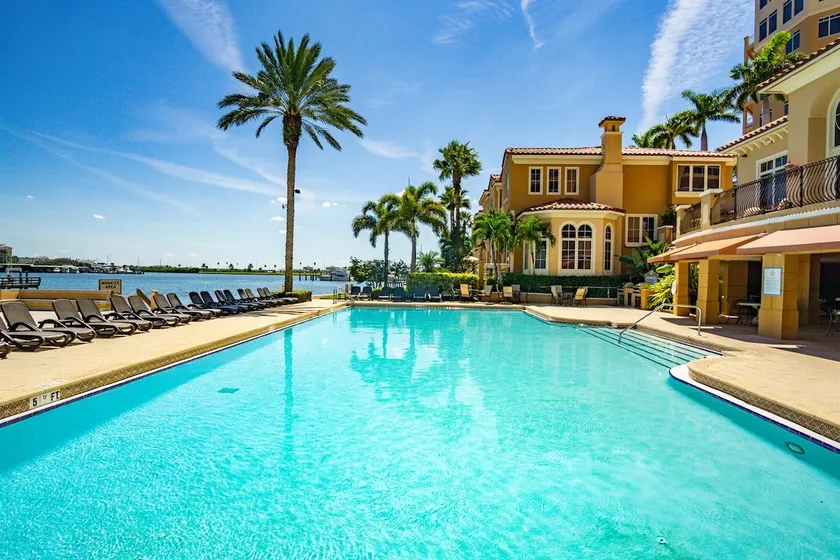 Belle Harbor! 2 Bedroom across from Clearwater Bch - Image 1