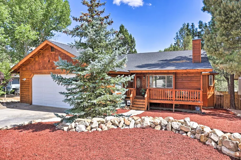 Pet-Friendly Big Bear Cabin ~ 6 Mi to Ski Resorts! - Image 1