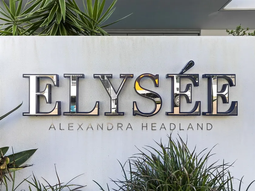 Elysee Luxury Alexandra Headland 2 Bedroom Apartment - Image 1