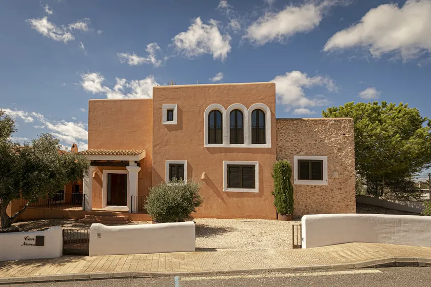 CAN NOVES-Favolosa villa in zona centrale e tranquilla - Image 1