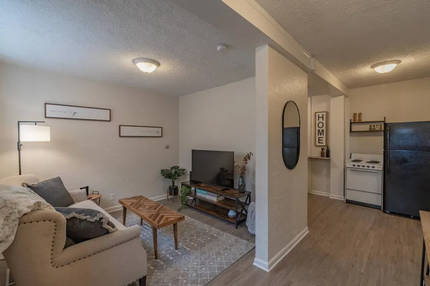 University Suite "C" - Image 1