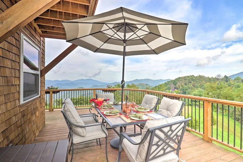 Mtn Views! Outdoorsy Hideaway in Hot Springs - Image 1