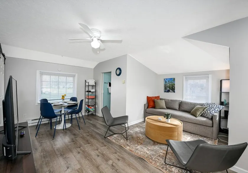 Vermilion cottage, beach 5 min, Cedar Point 30 min - Image 1